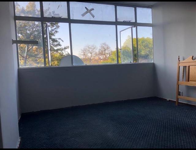 3 BEDROOM APARTMENT FOR SALE IN SUNNYSIDE